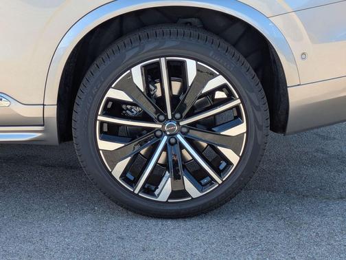 Bright Dusk Metallic 2026 Volvo XC90 Plug-In Hybrid T8 Plus Bright