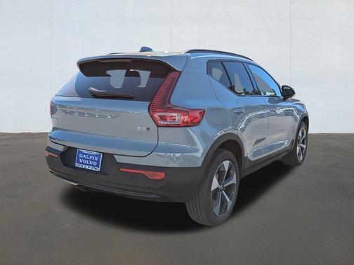 2026 Volvo XC40 B5 Plus