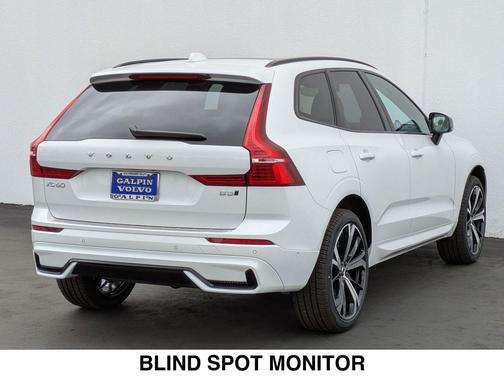 2025 Volvo XC60 B5 Ultra