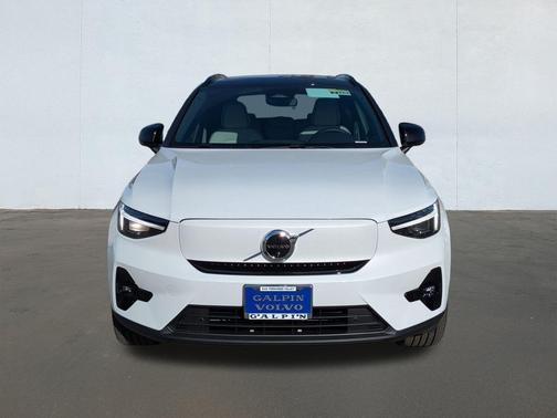 2026 Volvo EX40 Plus