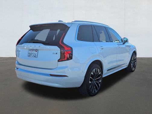 2025 Volvo XC90 B6 Plus 7-Seater