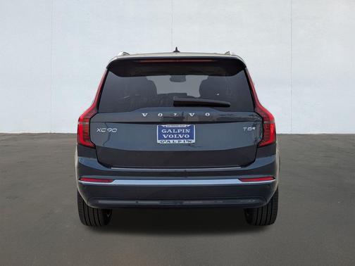 2026 Volvo XC90 Plug-In Hybrid T8 Ultra Bright