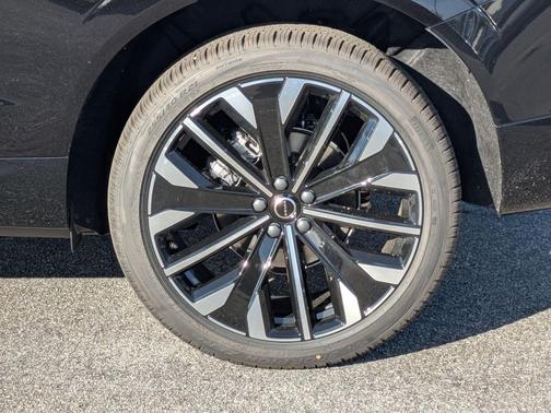 2026 Volvo XC60 B5 Ultra Dark