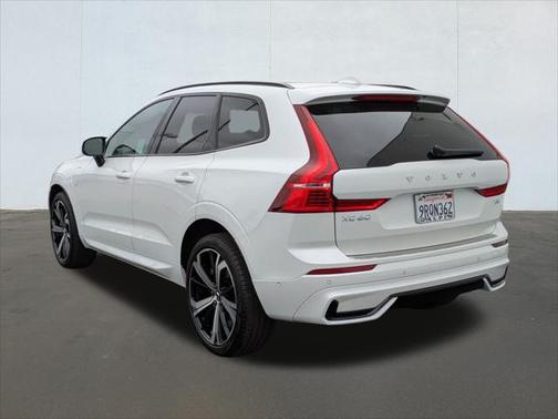 2025 Volvo XC60 Plug-In Hybrid T8 Ultra