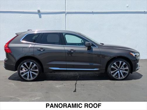 2023 Volvo XC60 B5 Ultimate Bright Theme