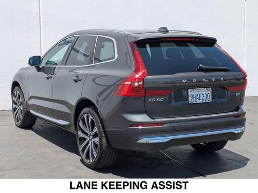2023 Volvo XC60 B5 Ultimate Bright Theme