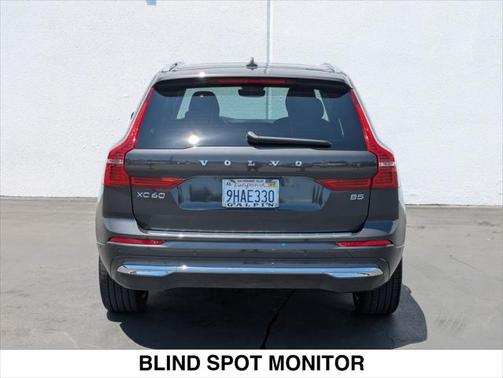 2023 Volvo XC60 B5 Ultimate Bright Theme