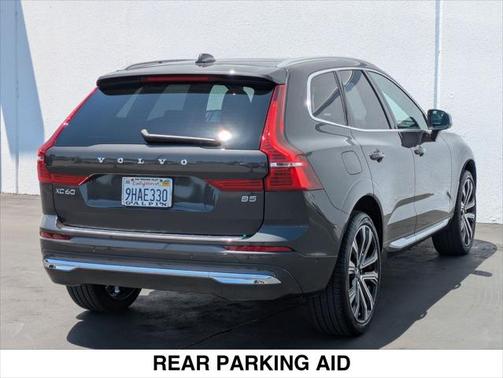 2023 Volvo XC60 B5 Ultimate Bright Theme