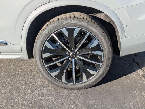 2026 Volvo XC90 B6 Ultra 7-Seater