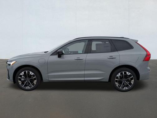 2026 Volvo XC60 Plug-In Hybrid T8 Plus Dark