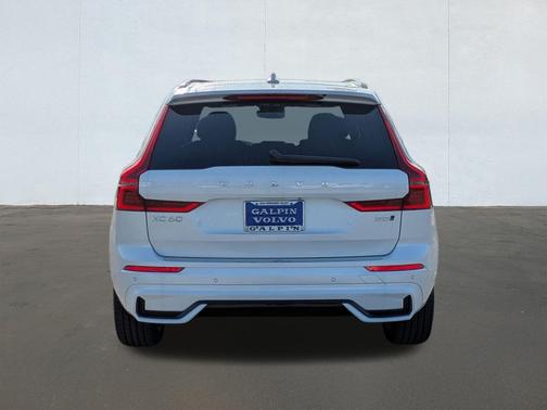 2026 Volvo XC60 B5 Plus Dark