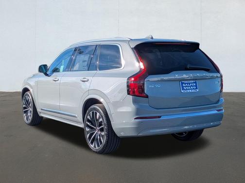 2026 Volvo XC90 B6 Ultra Bright