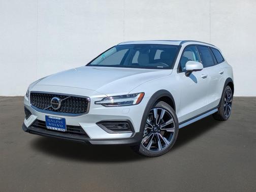 2026 Volvo V60 Cross Country B5 Ultra
