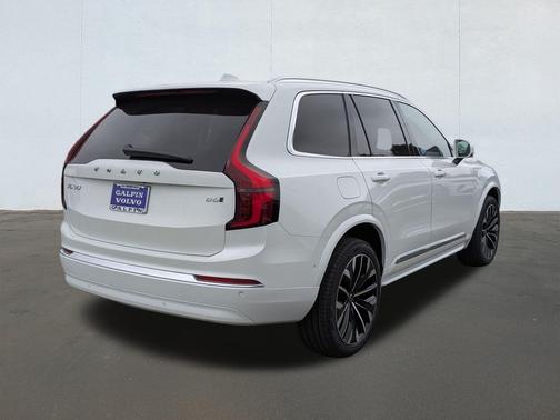 2026 Volvo XC90 B6 Plus Bright