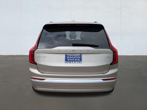 2026 Volvo XC90 Plug-In Hybrid T8 Plus 7-Seater