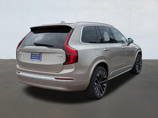 2026 Volvo XC90 Plug-In Hybrid T8 Plus 7-Seater
