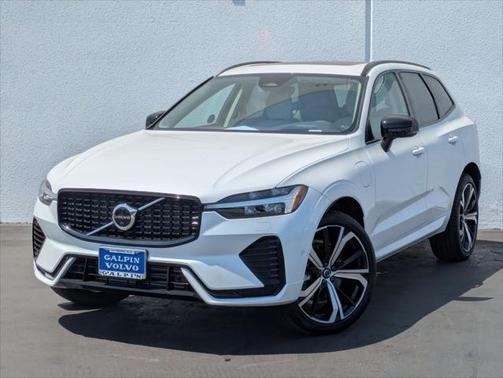 2025 Volvo XC60 Plug-In Hybrid T8 Ultra