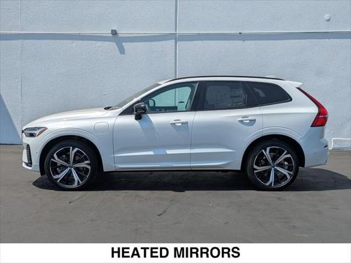 2025 Volvo XC60 Plug-In Hybrid T8 Ultra