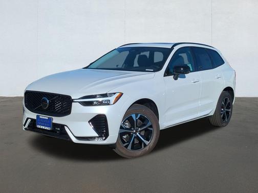 2026 Volvo XC60 B5 Core Dark