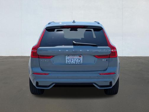Vapour Grey Metallic 2024 Volvo XC60 B5 Ultimate Dark Theme
