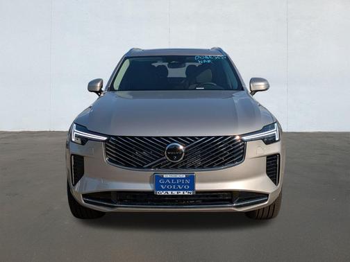 2025 Volvo XC90 B6 Plus 7-Seater
