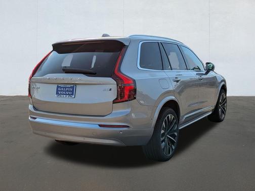 2025 Volvo XC90 B6 Plus 7-Seater