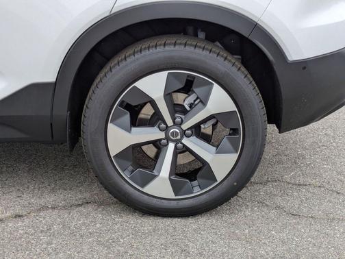 2026 Volvo XC40 B4 Plus Dark