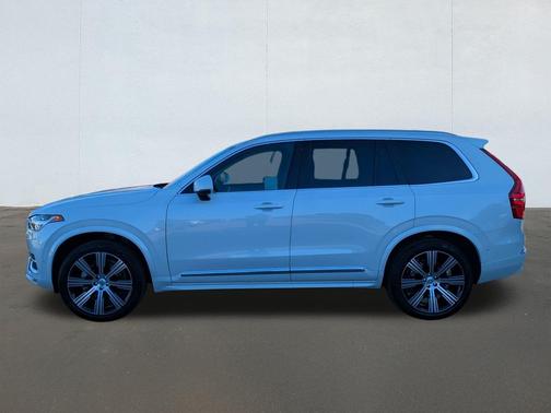 2025 Volvo XC90 B6 Plus 7-Seater