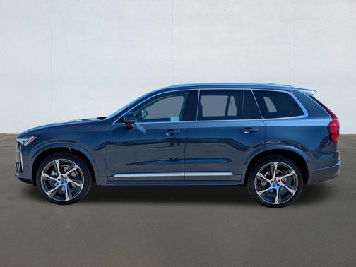 2025 Volvo XC90 B6 Ultra