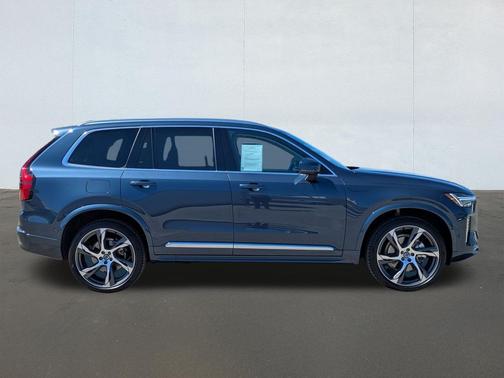 2025 Volvo XC90 B6 Ultra