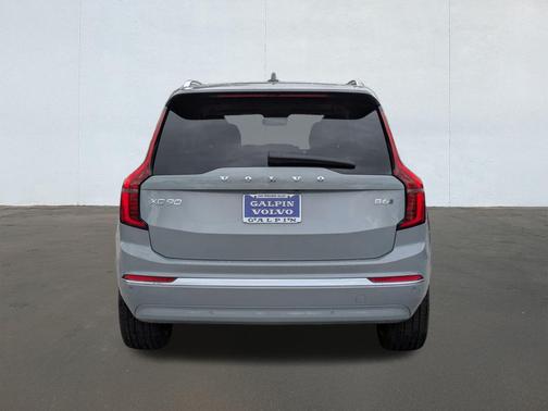2026 Volvo XC90 B6 Ultra Bright