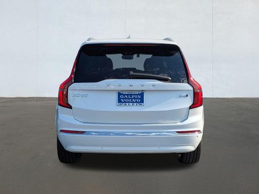 2025 Volvo XC90 B6 Plus 7-Seater