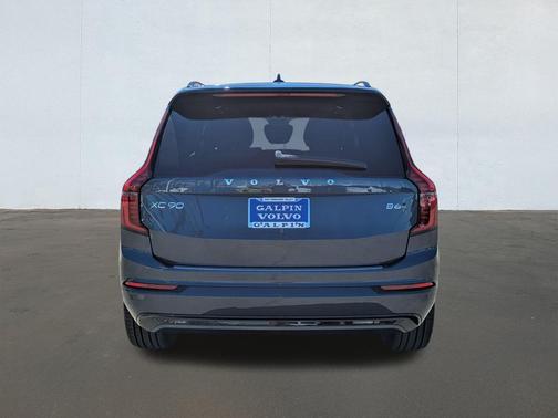 2026 Volvo XC90 B6 Ultra Dark Theme 7-Seater