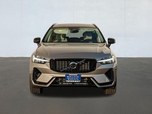 2025 Volvo XC60 Plug-In Hybrid T8 Plus