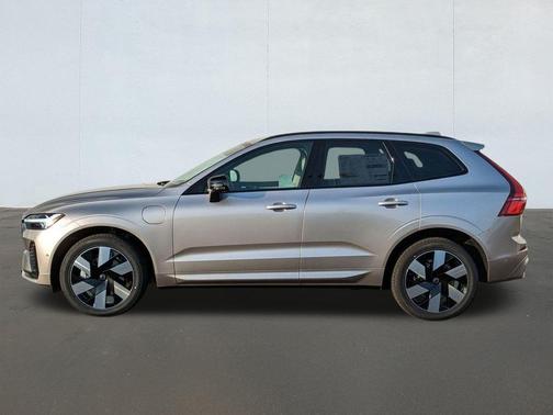2025 Volvo XC60 Plug-In Hybrid T8 Plus