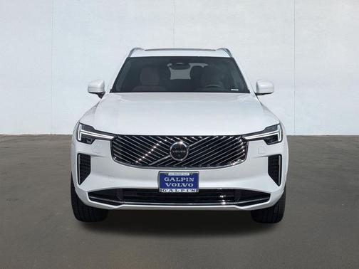 Crystal White Pearl 2026 Volvo XC90 B6 Plus Bright