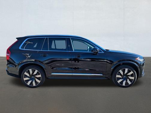 2023 Volvo XC90 Recharge Plug-In Hybrid T8 Ultimate Bright Theme 7-Seater