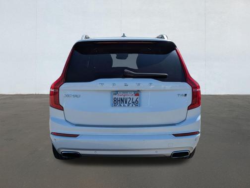 2019 Volvo XC90 T6 Momentum