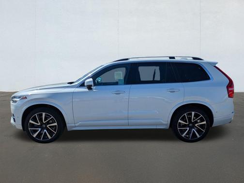 2019 Volvo XC90 T6 Momentum
