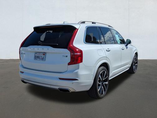 2019 Volvo XC90 T6 Momentum