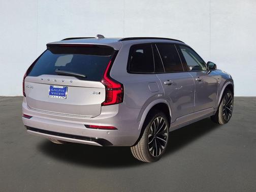 Aurora Silver 2026 Volvo XC90 B6 Ultra Dark