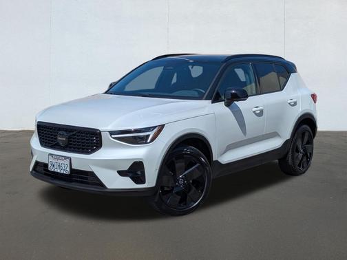 Crystal White 2026 Volvo XC40 Black Edition Ultra, B5 AWD Gas (mild hybrid)
