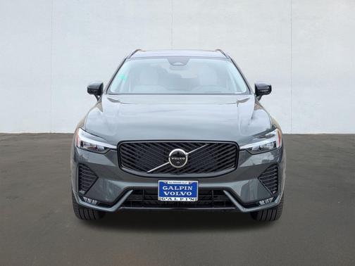 2026 Volvo XC60 B5 Ultra Dark