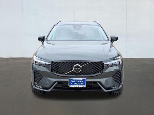 2026 Volvo XC60 B5 Ultra Dark