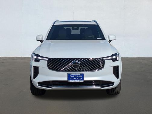 2026 Volvo XC90 B5 Plus Bright