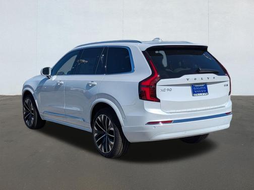 2026 Volvo XC90 B5 Plus Bright