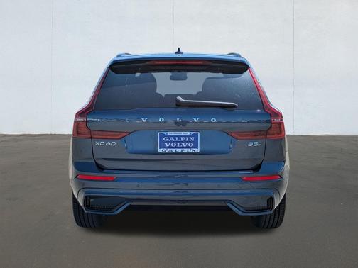 2026 Volvo XC60 B5 Plus