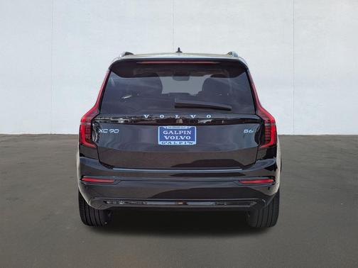 2026 Volvo XC90 B6 Ultra Dark