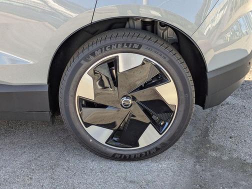 2025 Volvo EX30 Twin Motor Plus