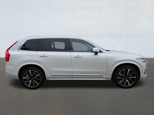 2023 Volvo XC90 B6 Plus 6-Seater